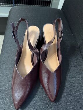 Old Navy Women's Burgundy Pointed Slingback Mules
